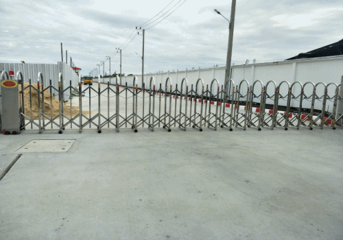 ผลงานการติดตั้งประตูยืดสแตนเลส ( FOLDING GATE ) สถานที่ : บางนา-ตราด กม. 27
