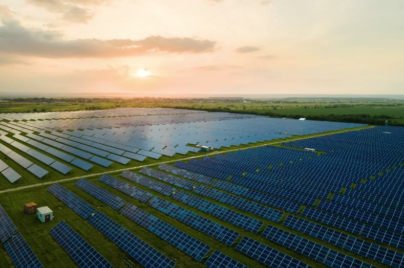 กนอ. จับมือ GULF-GPSC ตั้ง ‘รีเนอร์จี’ ผุดโซลาร์ฟาร์ม 17.5 MW บน Silt Pond มาบตาพุด