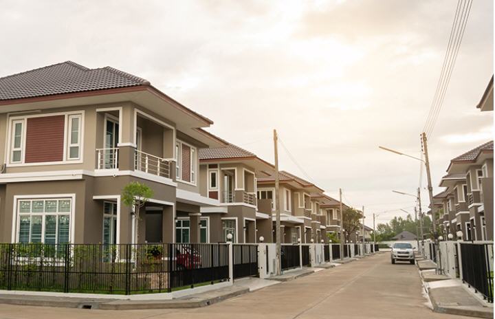 อสังหาแนวราบวิกฤตรอบ 10 ปี แผนผ่าตัดใหญ่ดึงกำลังซื้อต่างชาติ